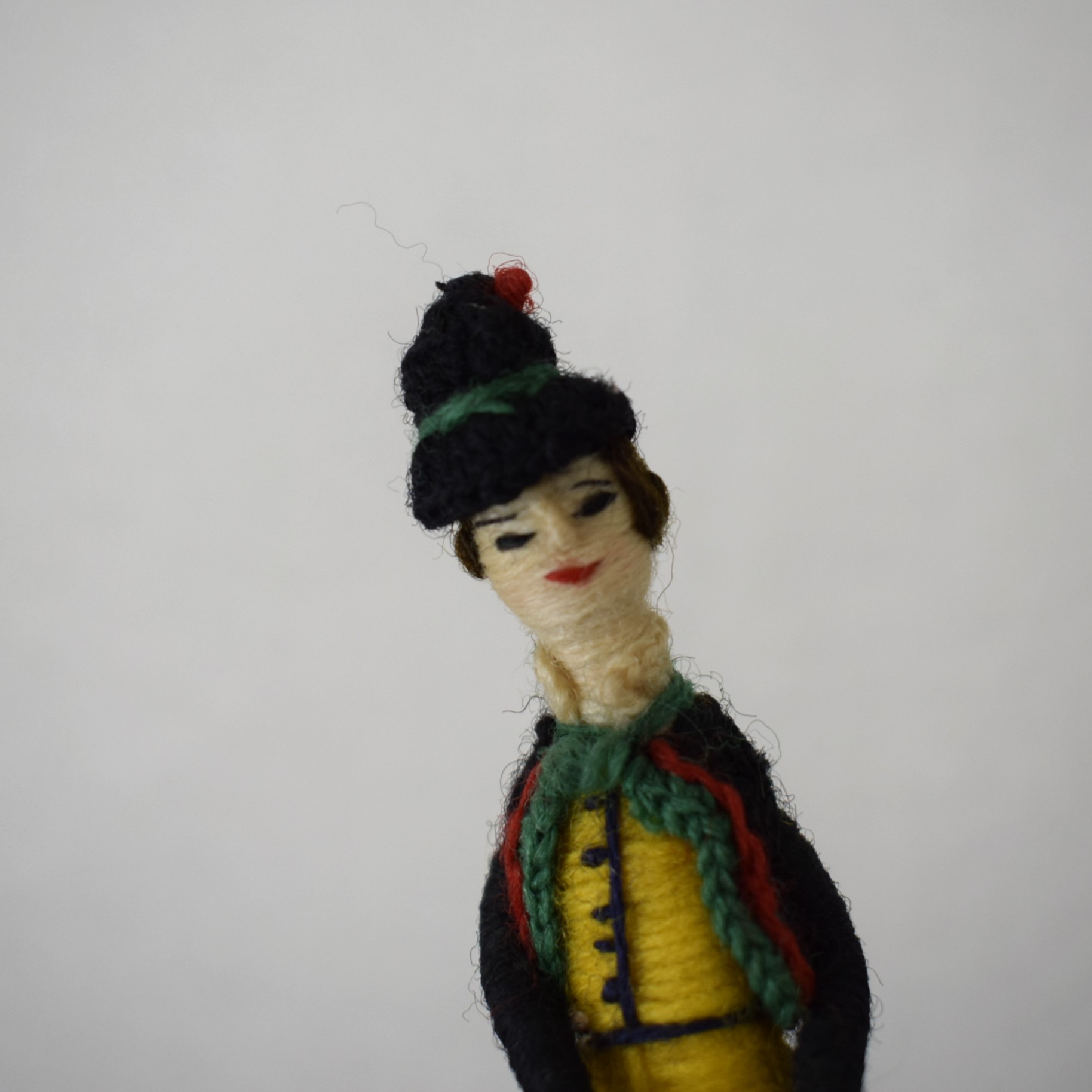 民族衣装の紳士No.1・アンティーク糸人形 / 織物・刺繍 / スウェーデン