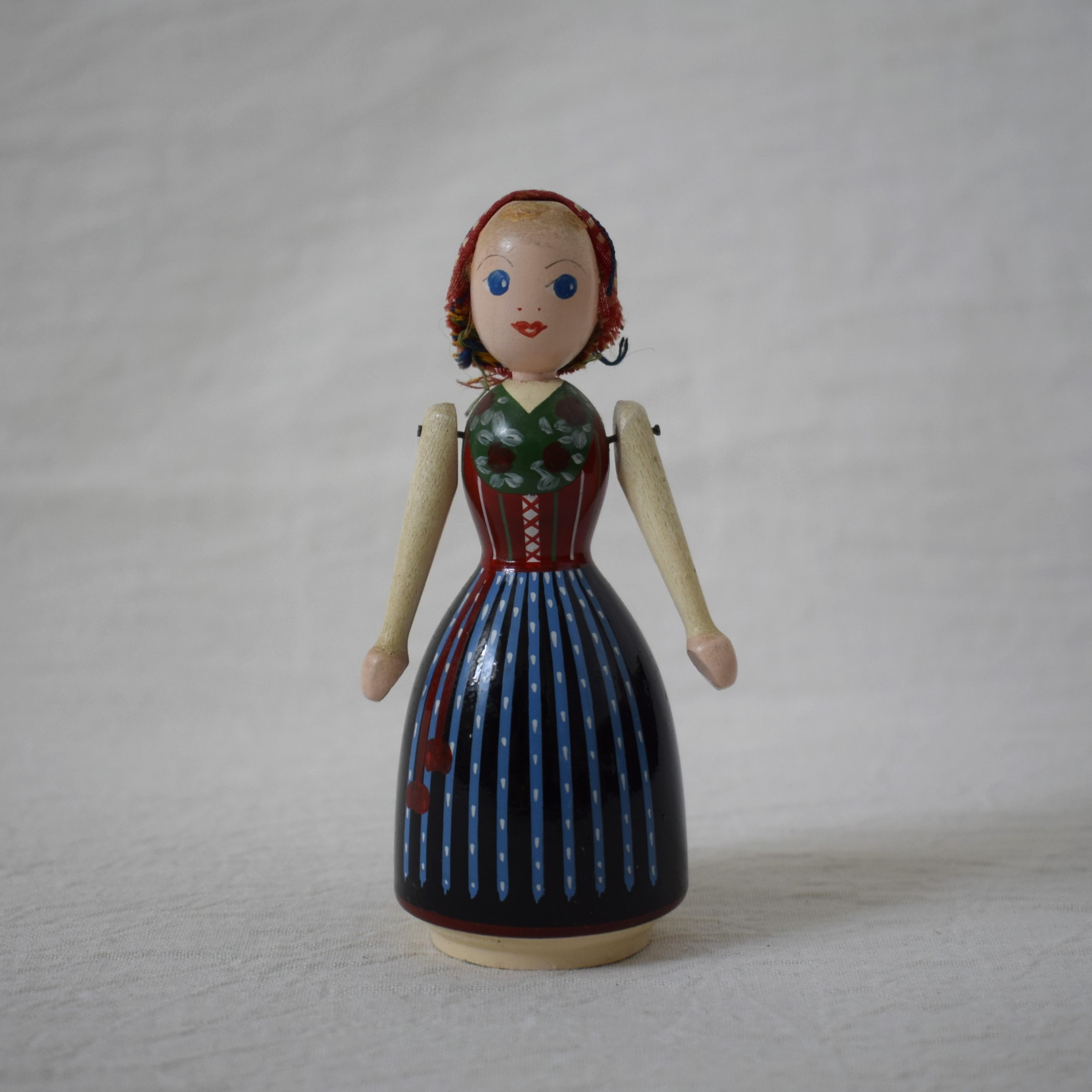 木製人形・ドール / 民族衣装・スウェーデン