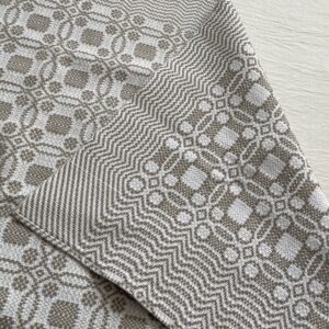 テーブルクロス・ベージュ / 北欧の織物・Made in Sweden