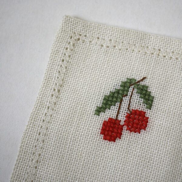 サクランボ / 刺繍クロス・スウェーデン