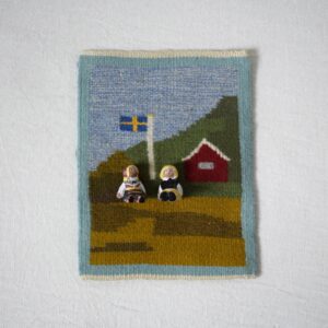 スウェーデン国旗と赤いお家 / フレミッシュ織り・北欧の絵織物