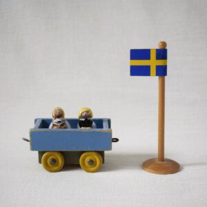 スウェーデンカラーの荷車 / 木製玩具・スウェーデン