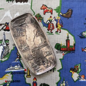 スウェーデン地図・銀めっきトレイ / VERA FERNGREN・Made in Sweden