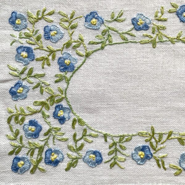青い小花・刺繍 / 北欧テキスタイル・スウェーデン