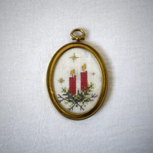 キャンドルの刺繍絵・古いフレーム / スウェーデン