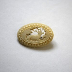 トナカイのブローチ・角細工 / 横長オーバル・スウェーデン