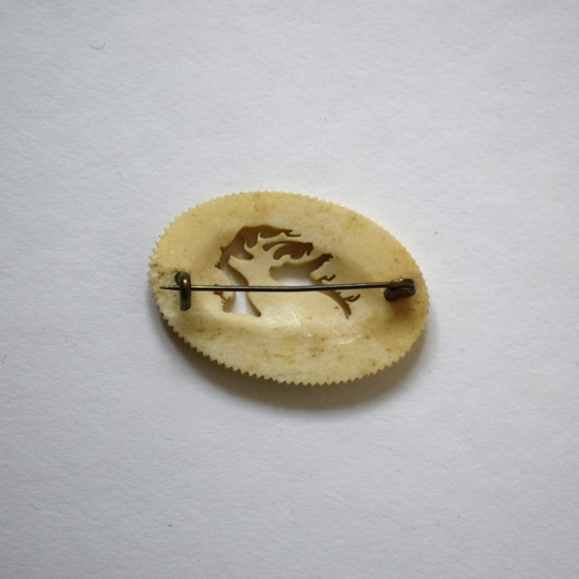 トナカイのブローチ・角細工 / 横長オーバル・スウェーデン - 画像 (3)