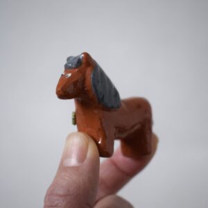 馬のブローチ・Åkroken Keramik / Made in Sweden