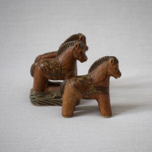 馬の置物・鞍あり大きめ / Rutebo・ルーテボ