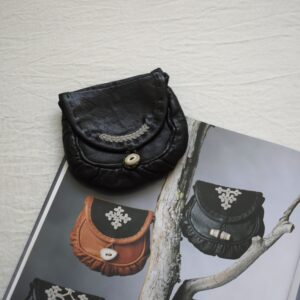 小さなポーチ・黒 / ピューター刺繍・サーミ族の伝統工芸品