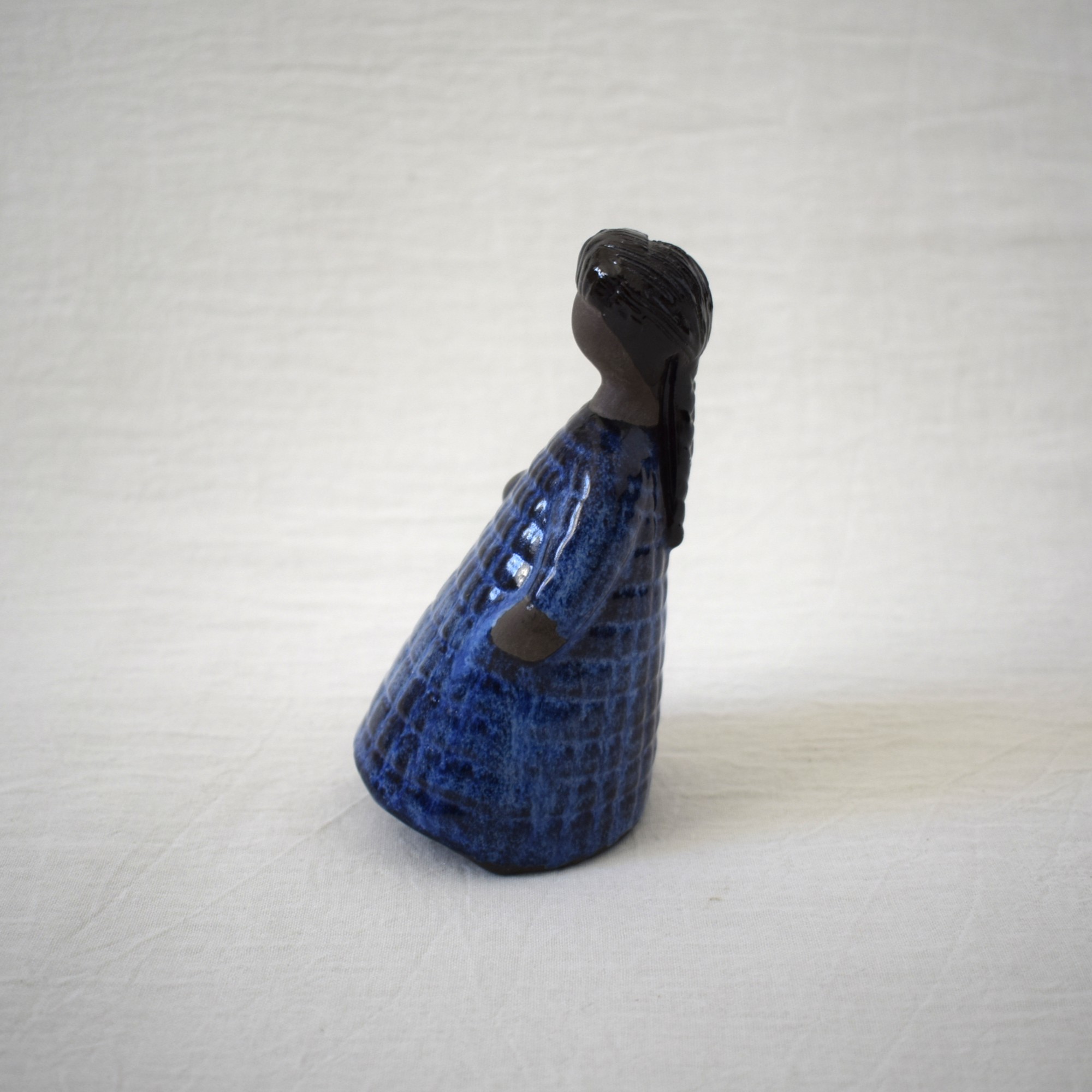 青いドレスの女性・フラワーガール / Jie Gantofta・ジィガントフタ - 画像 (3)