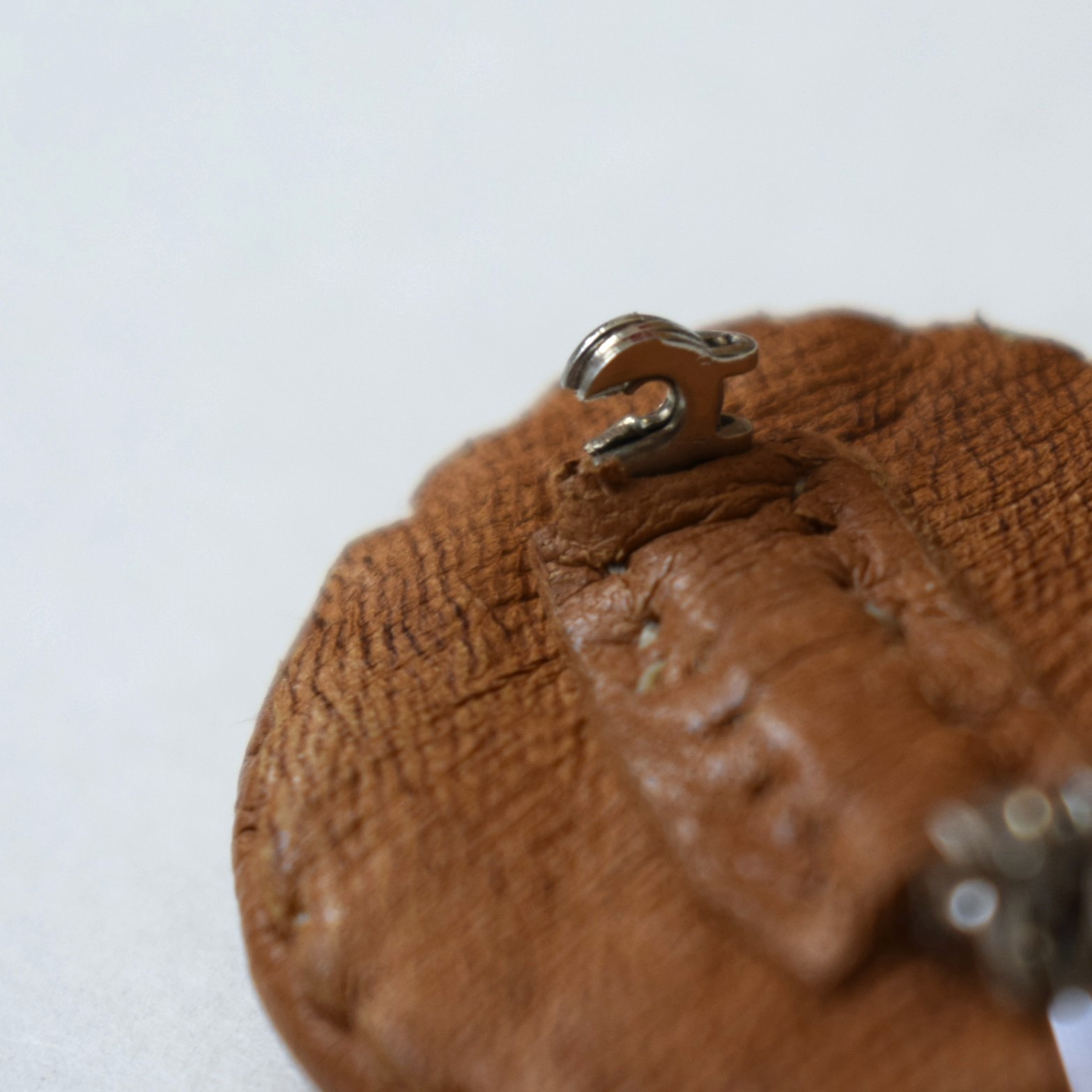 青いブローチ・ピューター刺繍 / サーミ族の伝統工芸品 - 画像 (7)