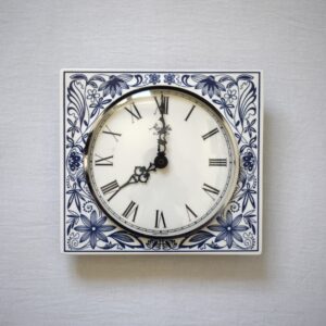 青い壁掛け時計・植物模様 / Mauthe・ドイツ製