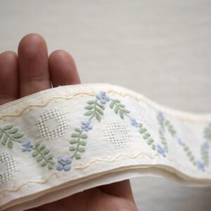 青い花・リボン刺繍 / スウェーデン