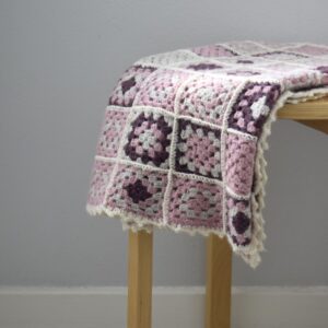 ピンクのブランケット・Granny square / 北欧テキスタイル・スウェーデン