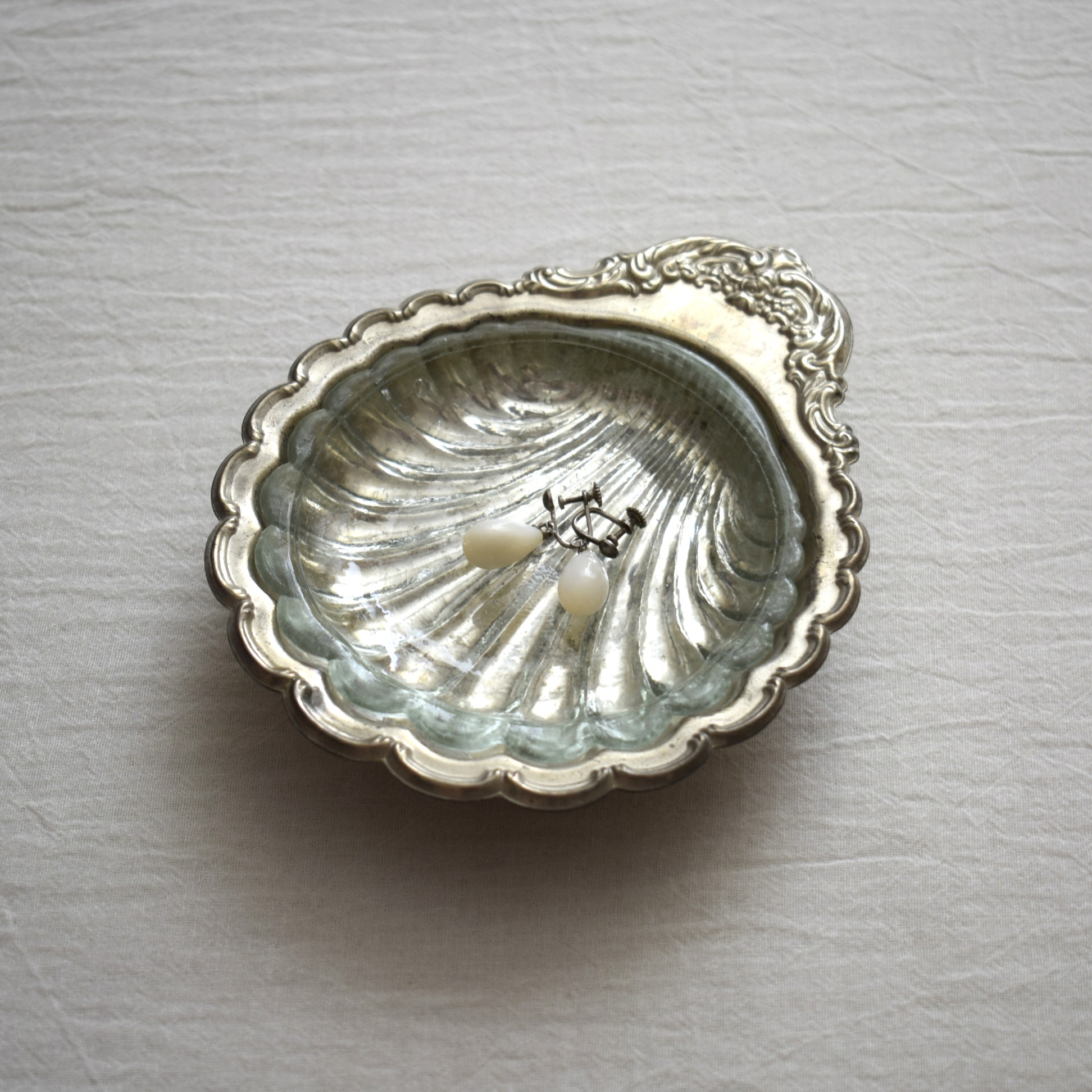 シェル型のトレイ・ガラス付き / Hugo Silver Plated - 画像 (12)