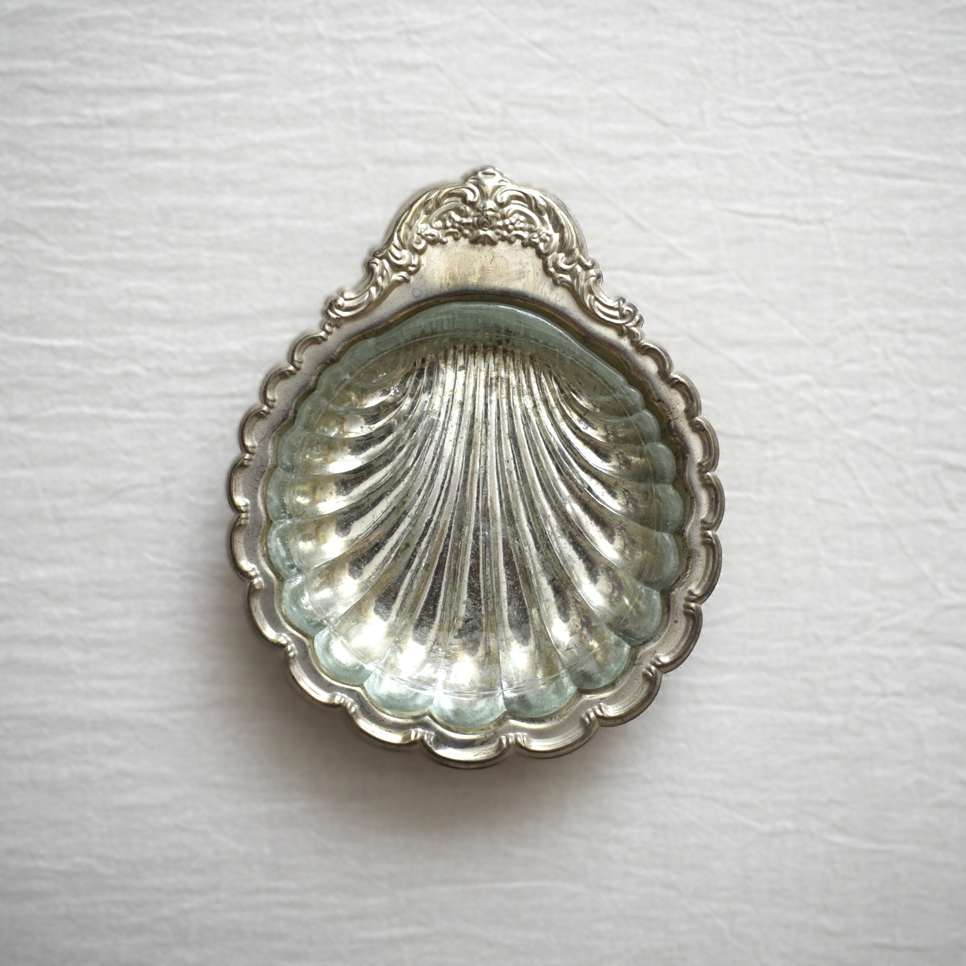 シェル型のトレイ・ガラス付き / Hugo Silver Plated