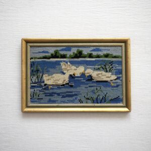 白鳥のいる風景 / 刺繍絵・スウェーデン