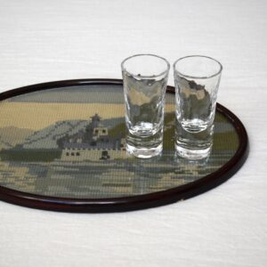 お城と湖の風景 / 刺繍絵・Made in Europe